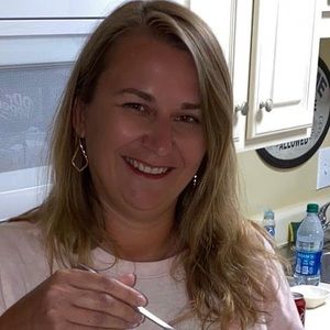 Meet your Posher, Angie